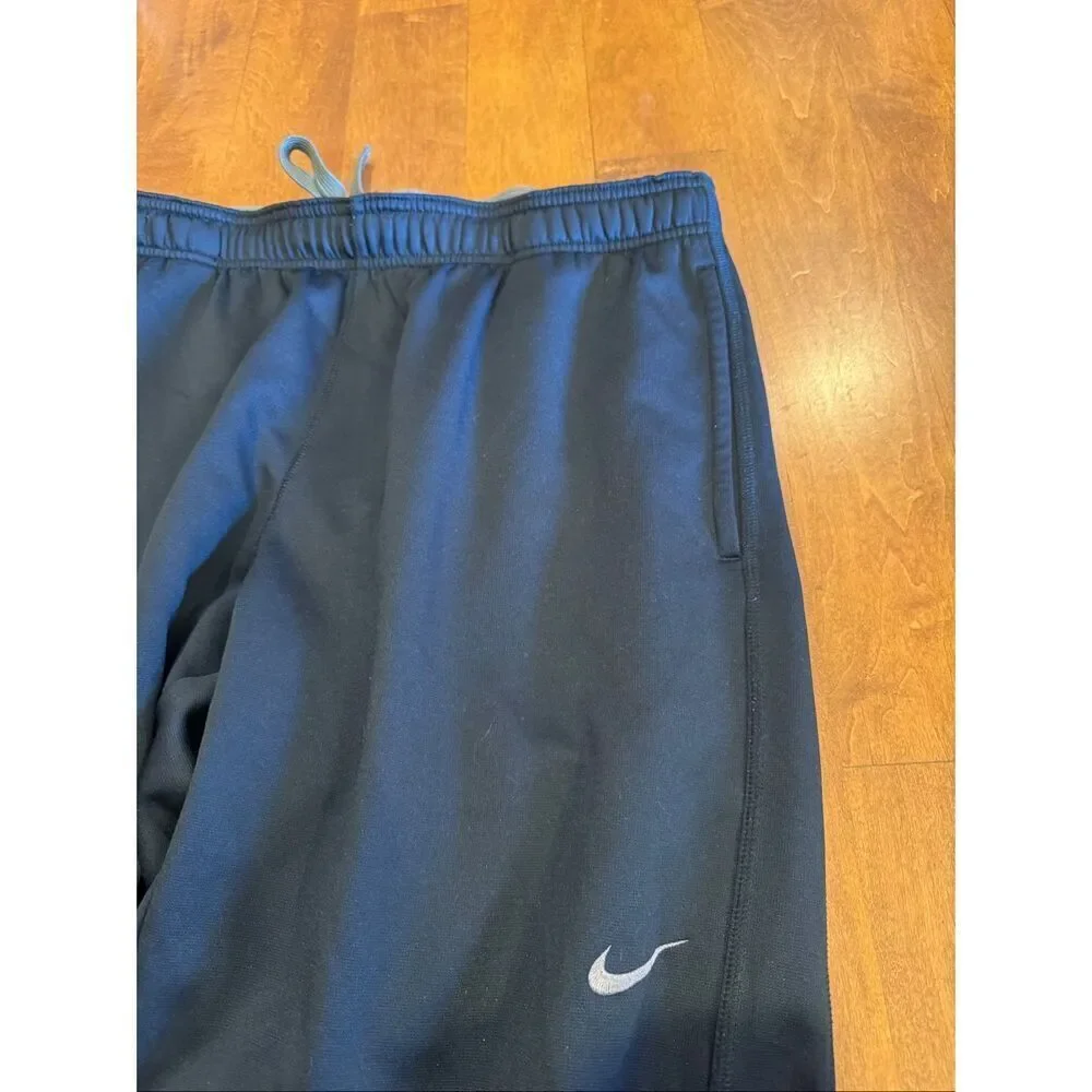 Men’s Nike Therma fit joggers size L black
